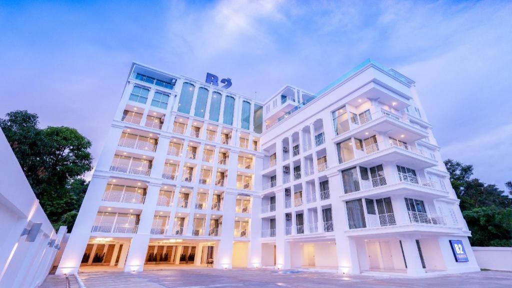 B2 Phuket Premier Hotel מראה חיצוני תמונה